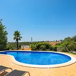 Vivenda Vale *