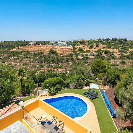 Vivenda Vale *
